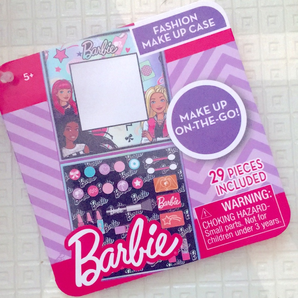 NWT! BARBIE makeup on the go fashion case. Includes 29 pieces. - Picture 4 of 4
